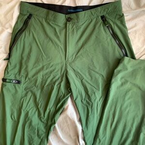 Gap Fit Dark Green Hiking Pants Tapered Leg Utility Cargo Pants